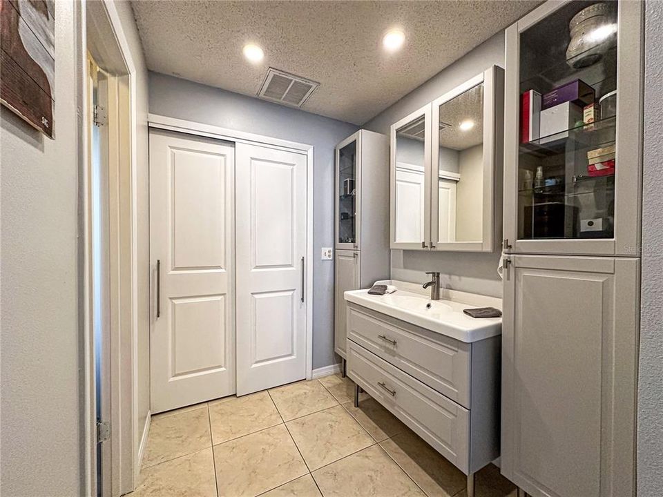 Activo con contrato: $340,000 (3 camas, 2 baños, 1399 Pies cuadrados)
