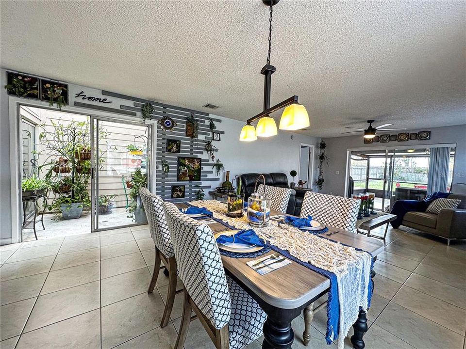 Activo con contrato: $340,000 (3 camas, 2 baños, 1399 Pies cuadrados)