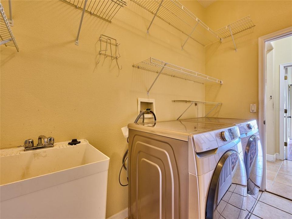 For Sale: $600,000 (4 beds, 3 baths, 2684 Square Feet)