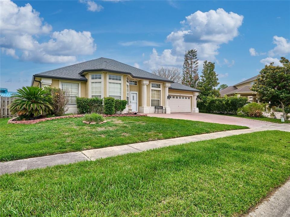 For Sale: $600,000 (4 beds, 3 baths, 2684 Square Feet)