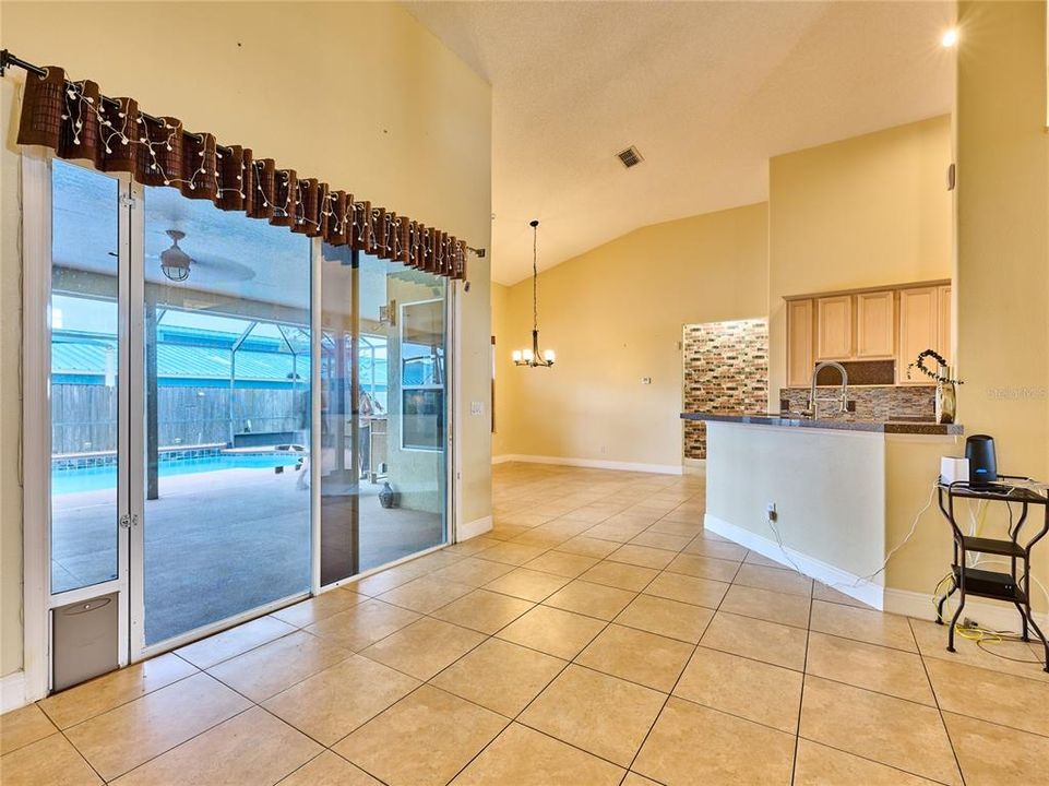 For Sale: $600,000 (4 beds, 3 baths, 2684 Square Feet)