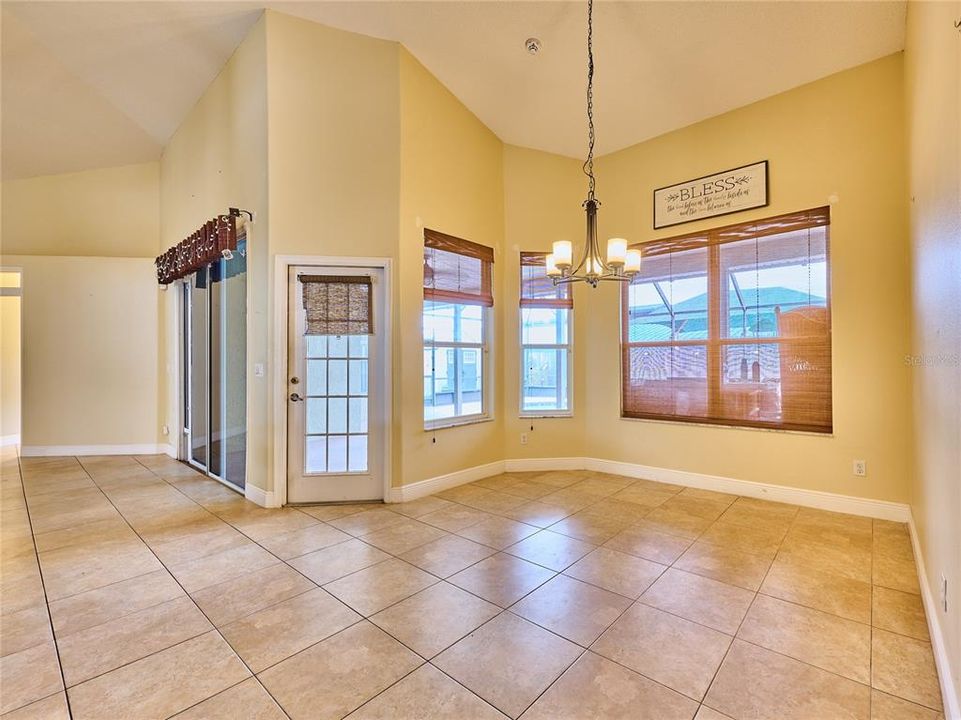 For Sale: $600,000 (4 beds, 3 baths, 2684 Square Feet)