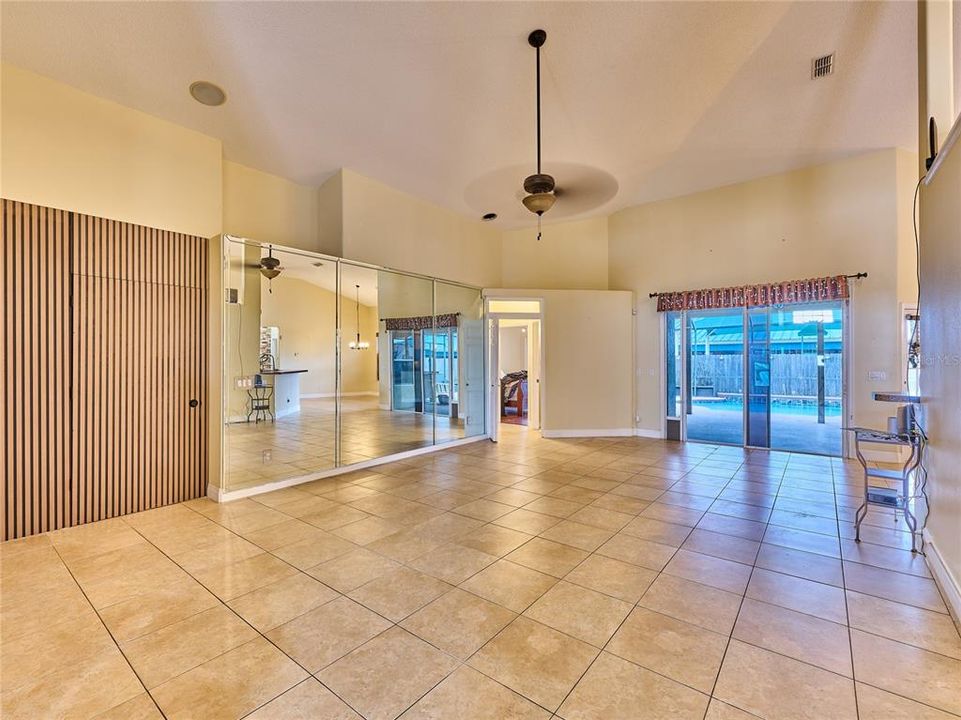 For Sale: $600,000 (4 beds, 3 baths, 2684 Square Feet)