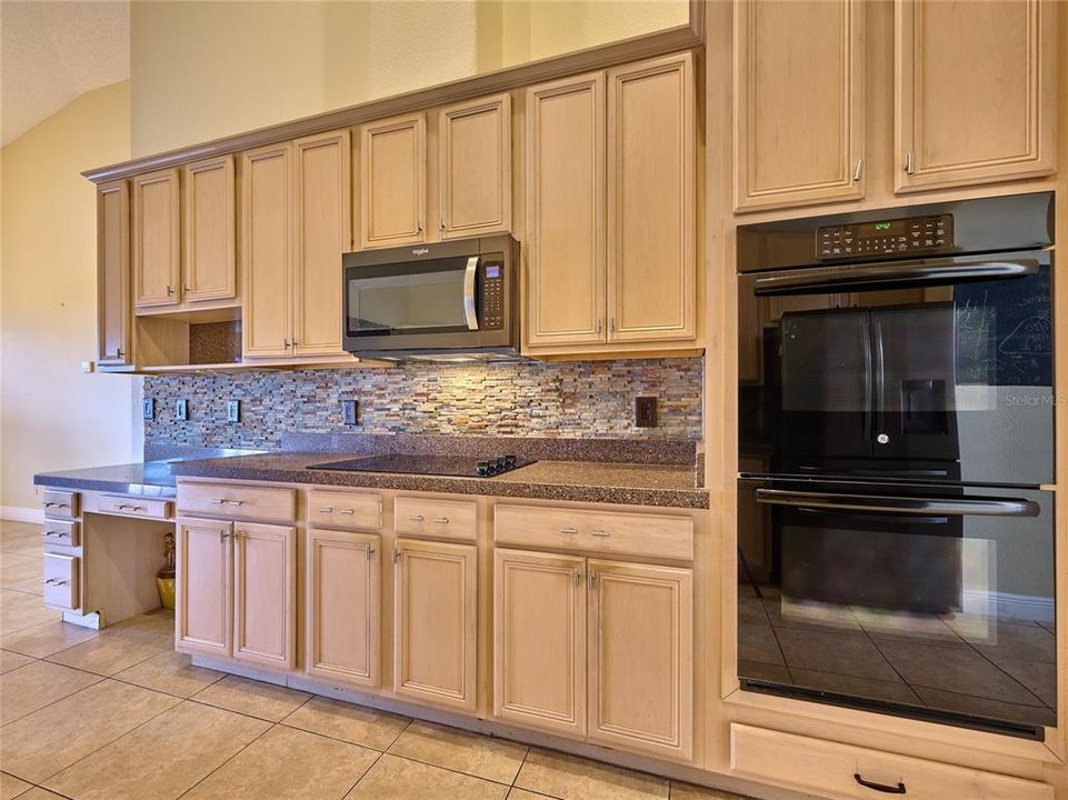 For Sale: $600,000 (4 beds, 3 baths, 2684 Square Feet)