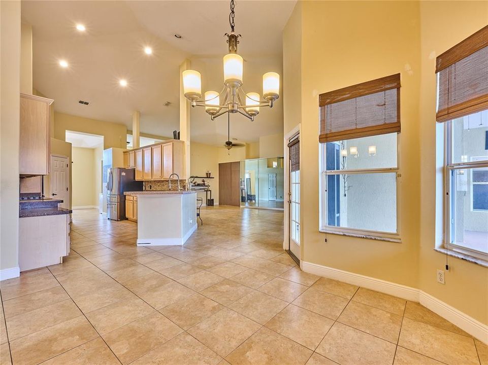 For Sale: $600,000 (4 beds, 3 baths, 2684 Square Feet)