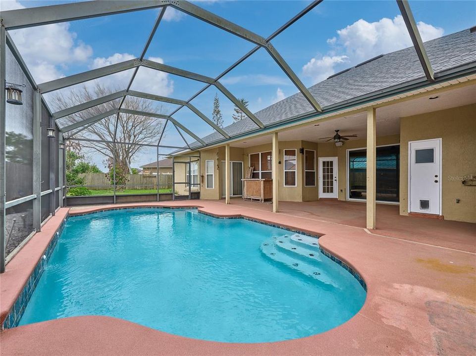 For Sale: $600,000 (4 beds, 3 baths, 2684 Square Feet)