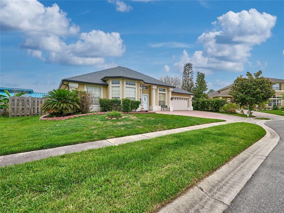 For Sale: $600,000 (4 beds, 3 baths, 2684 Square Feet)
