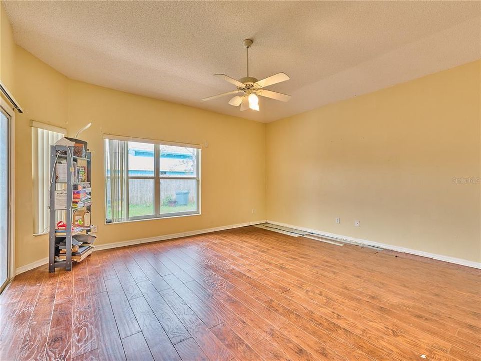 For Sale: $600,000 (4 beds, 3 baths, 2684 Square Feet)