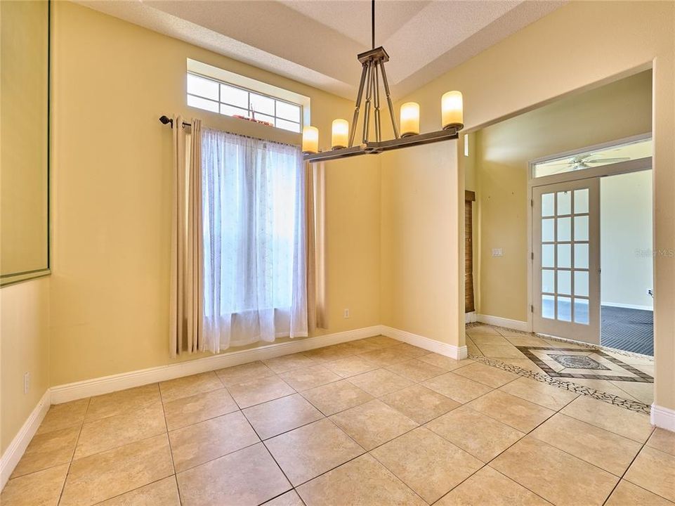 For Sale: $600,000 (4 beds, 3 baths, 2684 Square Feet)