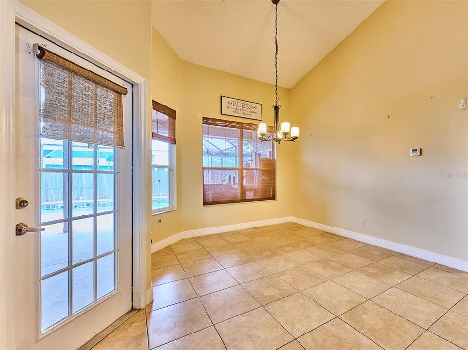 For Sale: $600,000 (4 beds, 3 baths, 2684 Square Feet)