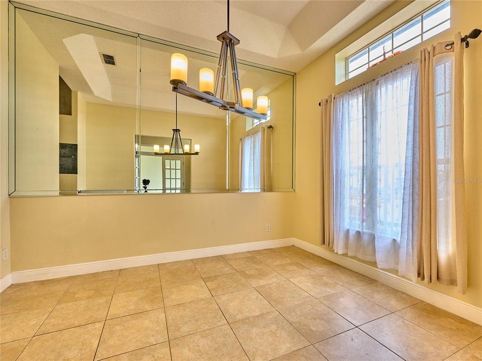 For Sale: $600,000 (4 beds, 3 baths, 2684 Square Feet)
