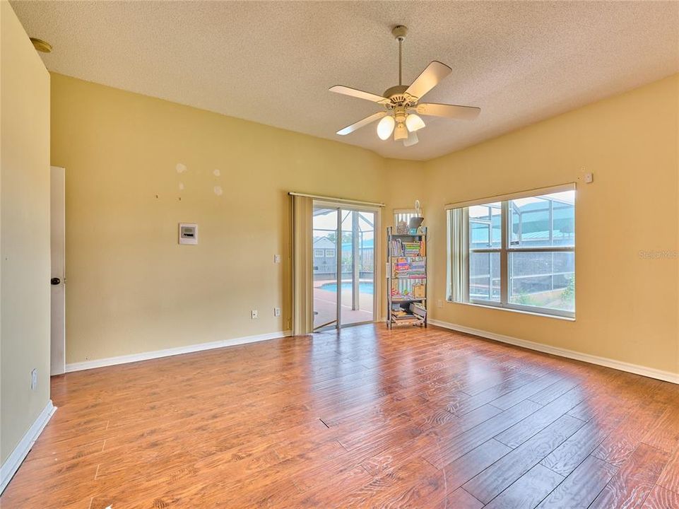 For Sale: $600,000 (4 beds, 3 baths, 2684 Square Feet)