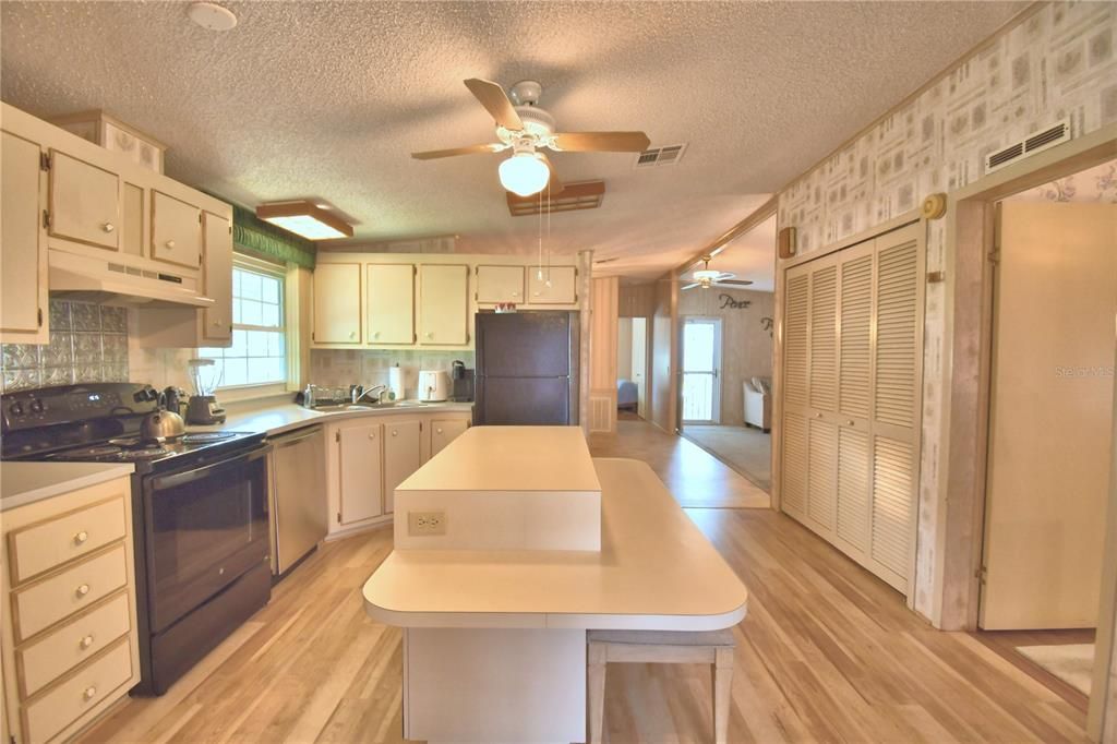 En Venta: $179,000 (2 camas, 2 baños, 1372 Pies cuadrados)