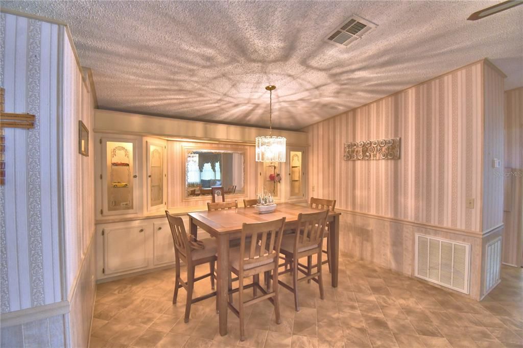 En Venta: $179,000 (2 camas, 2 baños, 1372 Pies cuadrados)