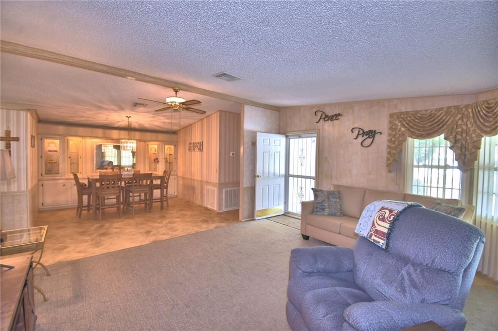 En Venta: $179,000 (2 camas, 2 baños, 1372 Pies cuadrados)