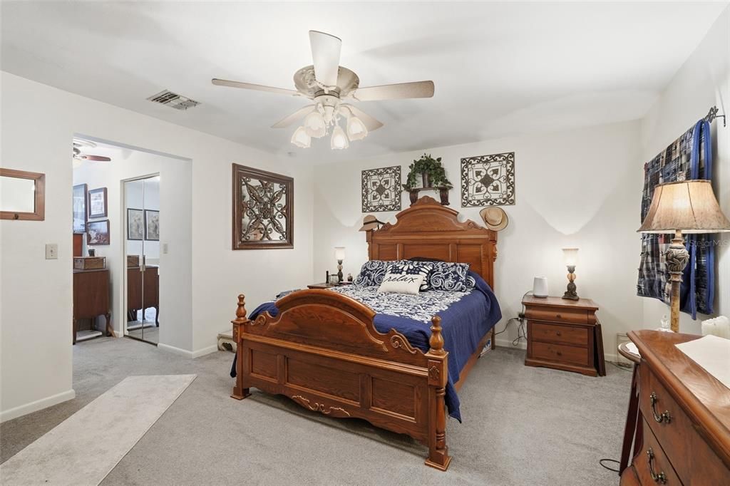 For Sale: $220,000 (3 beds, 2 baths, 1607 Square Feet)