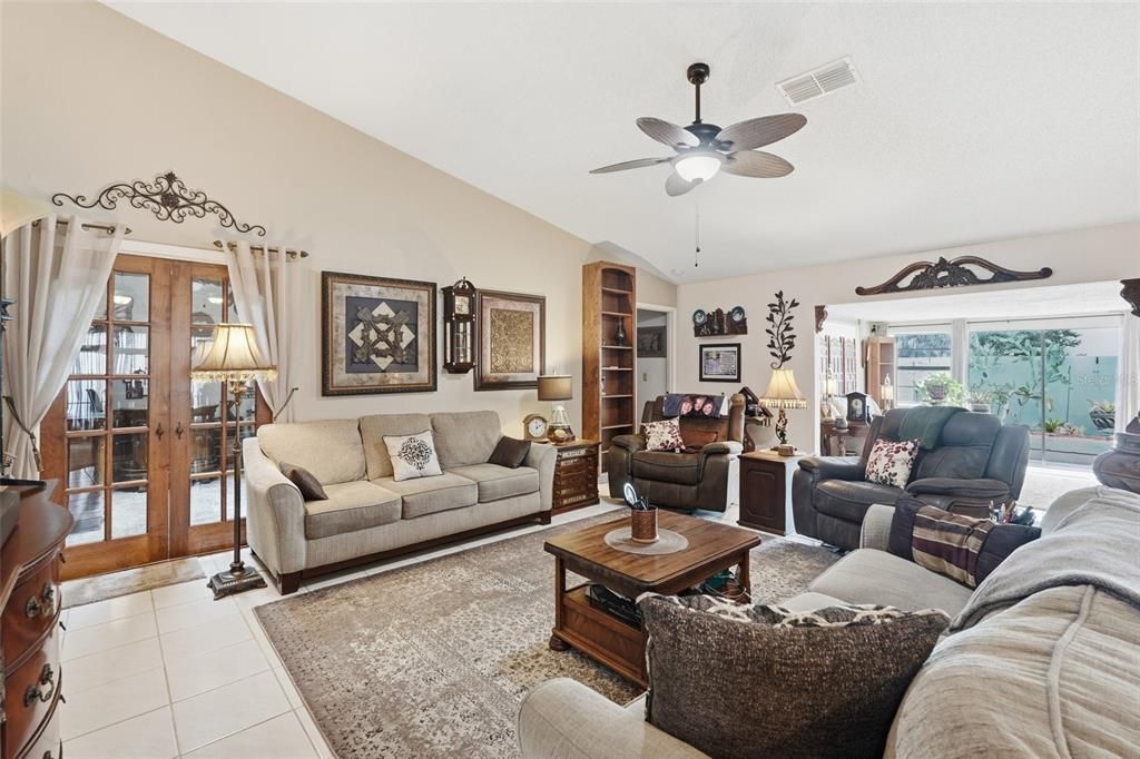 For Sale: $220,000 (3 beds, 2 baths, 1607 Square Feet)