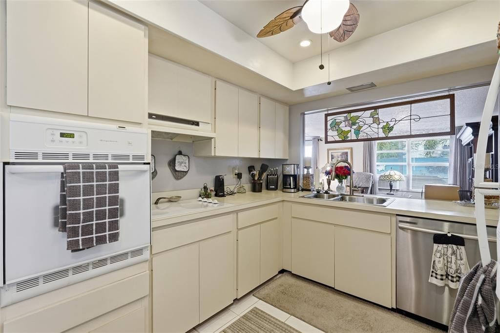 For Sale: $220,000 (3 beds, 2 baths, 1607 Square Feet)
