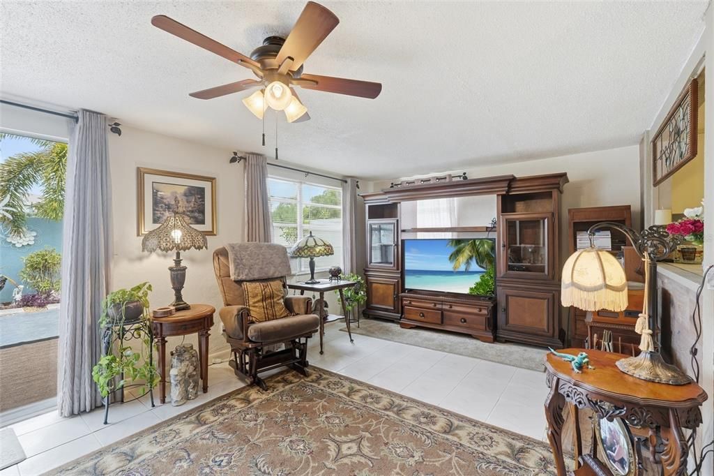 For Sale: $220,000 (3 beds, 2 baths, 1607 Square Feet)