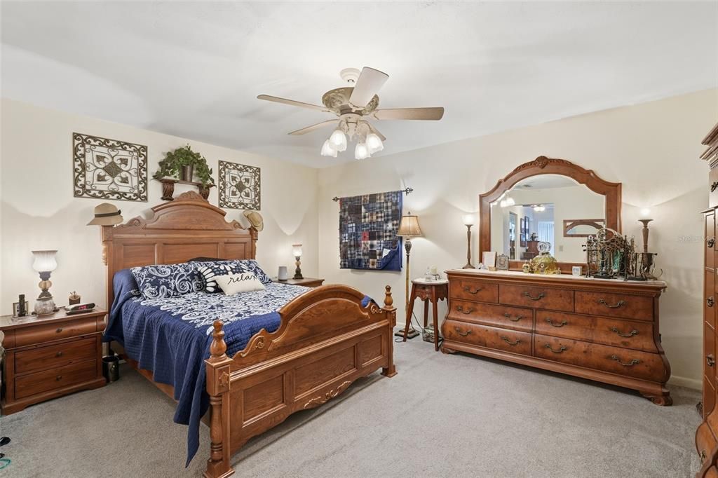 For Sale: $220,000 (3 beds, 2 baths, 1607 Square Feet)