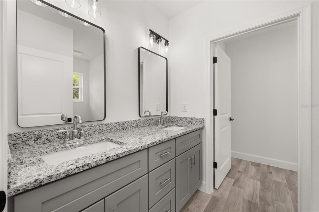 For Sale: $274,900 (2 beds, 2 baths, 1269 Square Feet)
