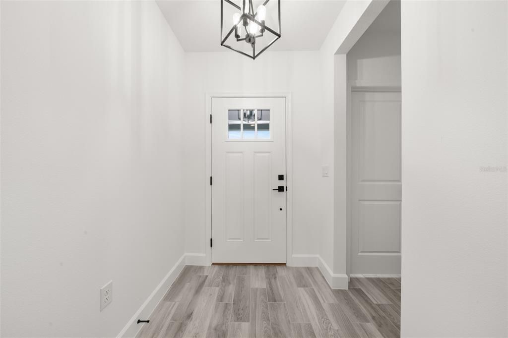 For Sale: $274,900 (2 beds, 2 baths, 1269 Square Feet)