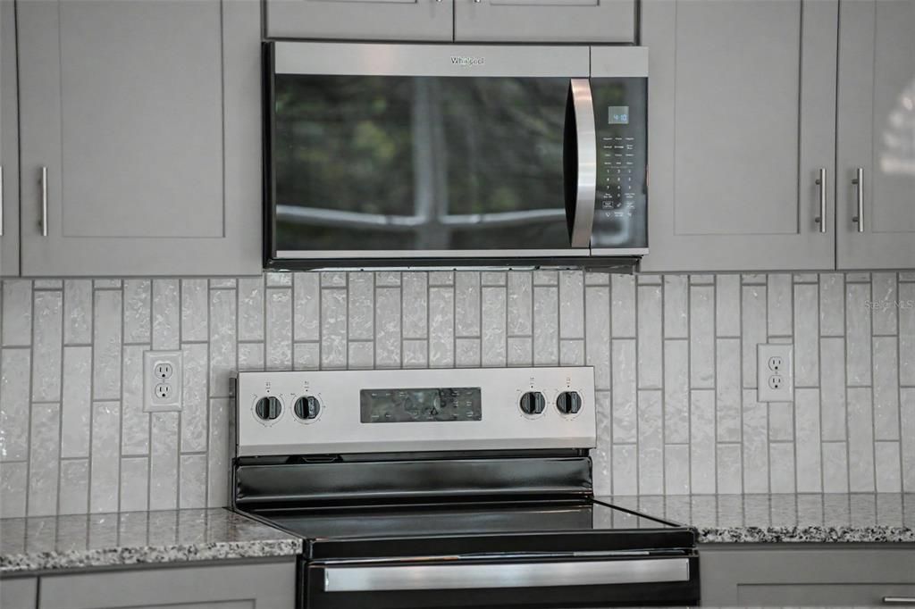 For Sale: $274,900 (2 beds, 2 baths, 1269 Square Feet)