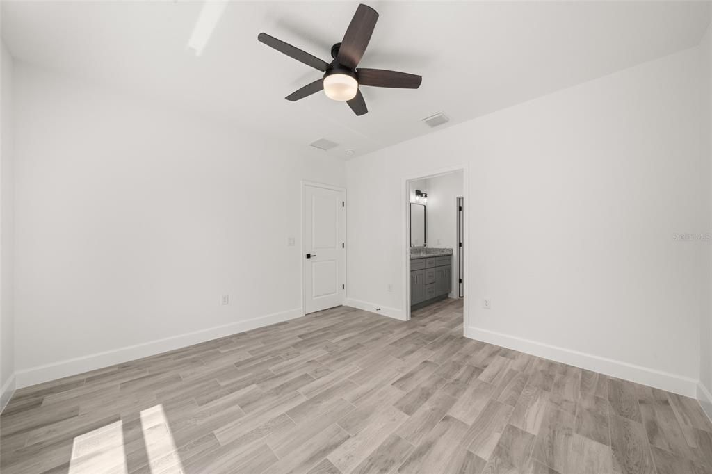 For Sale: $274,900 (2 beds, 2 baths, 1269 Square Feet)