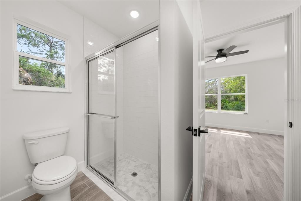 For Sale: $274,900 (2 beds, 2 baths, 1269 Square Feet)