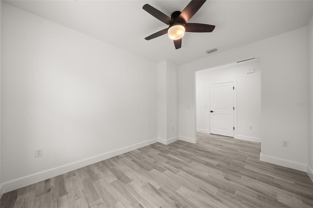 For Sale: $274,900 (2 beds, 2 baths, 1269 Square Feet)