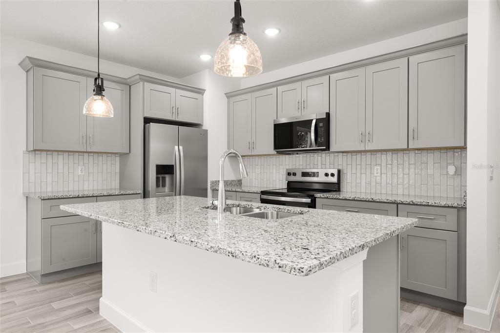 For Sale: $274,900 (2 beds, 2 baths, 1269 Square Feet)