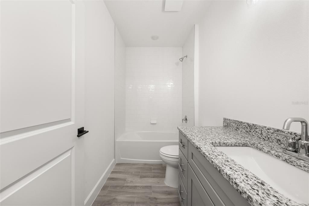 For Sale: $274,900 (2 beds, 2 baths, 1269 Square Feet)