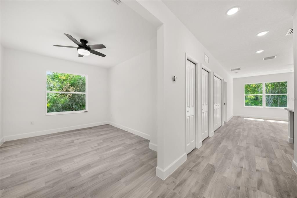 For Sale: $274,900 (2 beds, 2 baths, 1269 Square Feet)