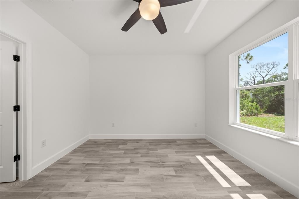 For Sale: $274,900 (2 beds, 2 baths, 1269 Square Feet)