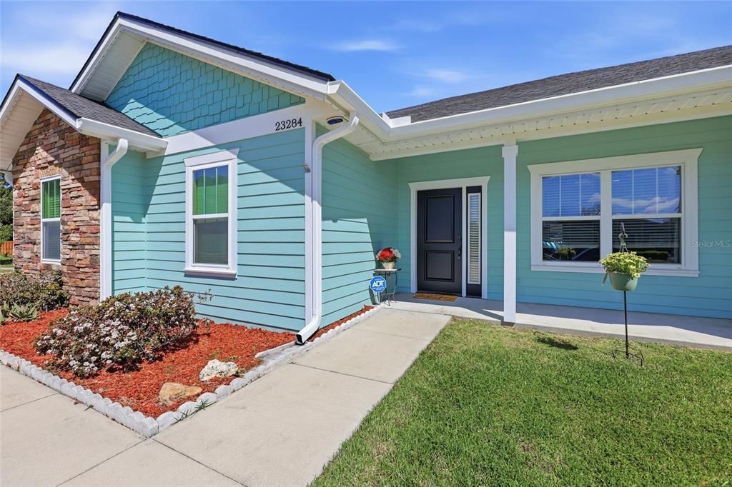 For Sale: $409,900 (4 beds, 2 baths, 1961 Square Feet)