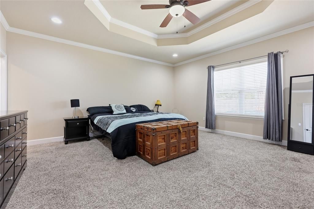 For Sale: $409,900 (4 beds, 2 baths, 1961 Square Feet)