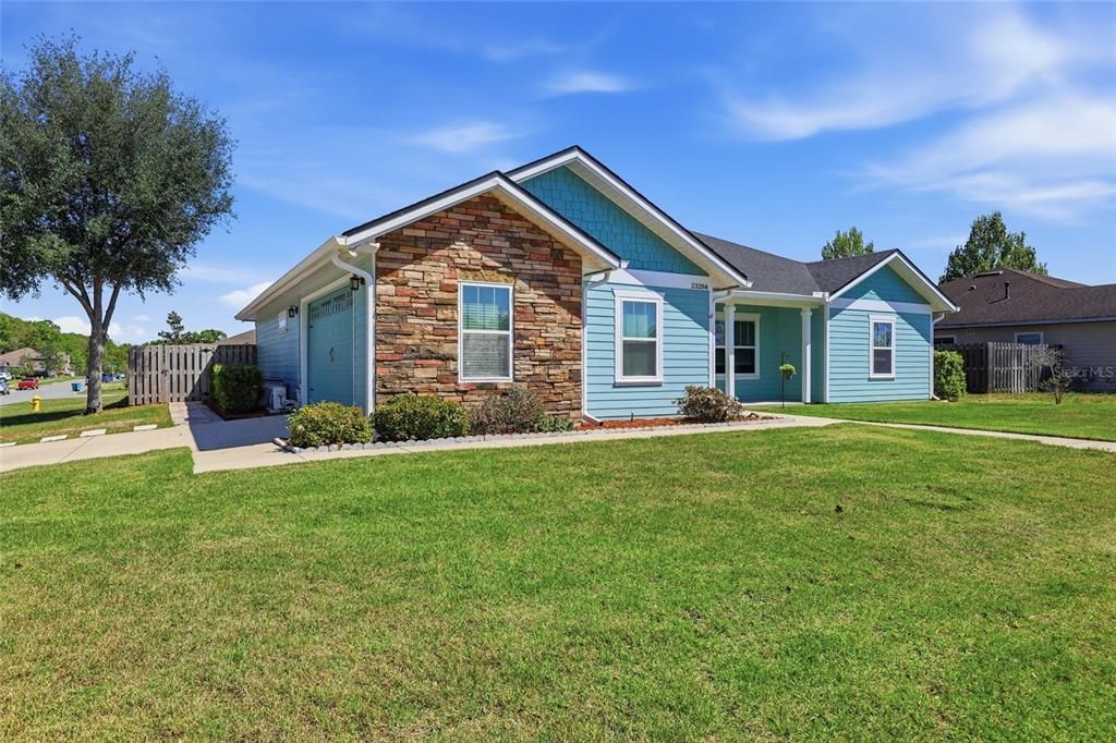 For Sale: $409,900 (4 beds, 2 baths, 1961 Square Feet)
