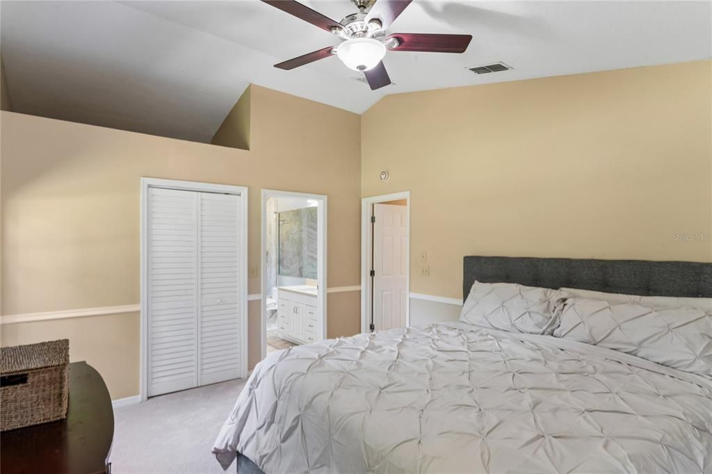 Activo con contrato: $899,000 (4 camas, 3 baños, 3022 Pies cuadrados)