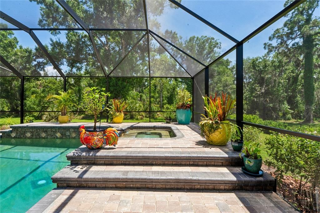 Activo con contrato: $899,000 (4 camas, 3 baños, 3022 Pies cuadrados)