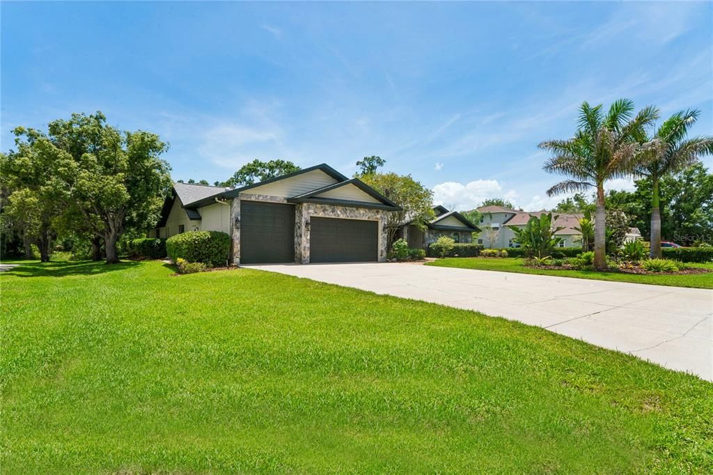 Activo con contrato: $899,000 (4 camas, 3 baños, 3022 Pies cuadrados)