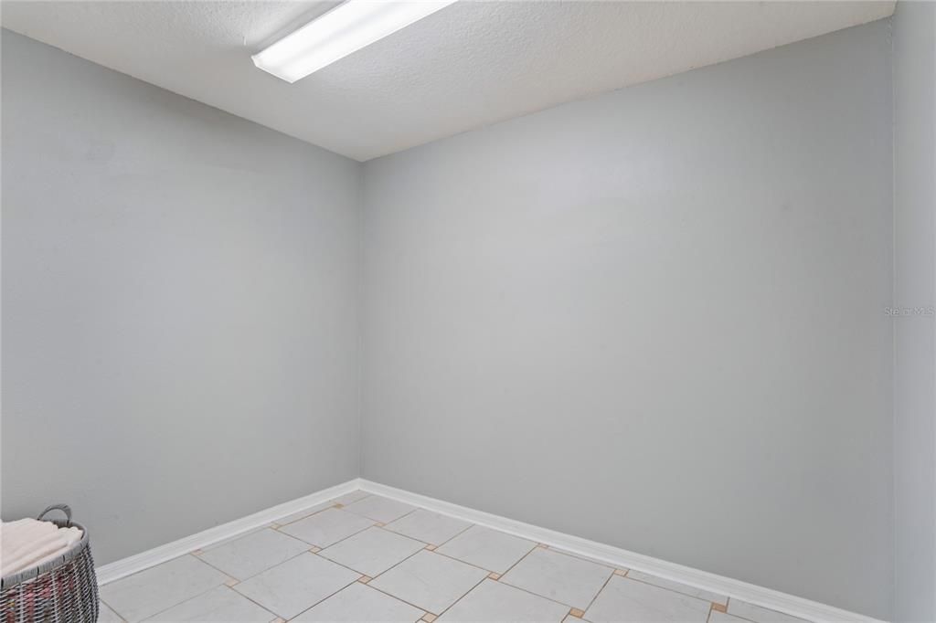 Activo con contrato: $899,000 (4 camas, 3 baños, 3022 Pies cuadrados)