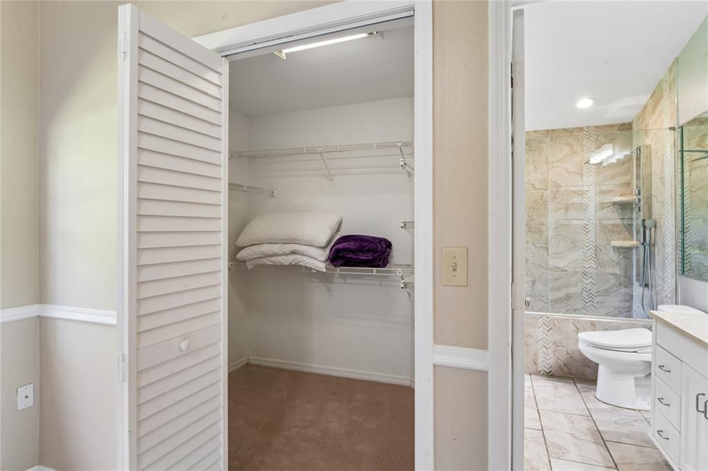 Activo con contrato: $899,000 (4 camas, 3 baños, 3022 Pies cuadrados)