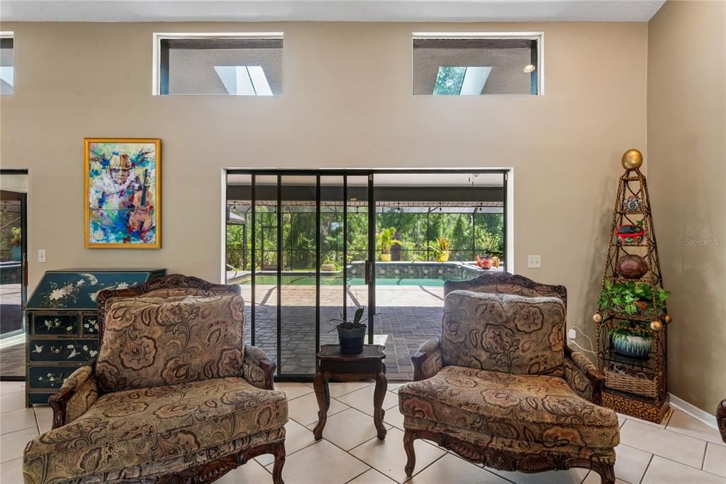 Activo con contrato: $899,000 (4 camas, 3 baños, 3022 Pies cuadrados)
