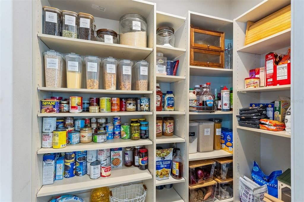 На продажу: $1,200,000 (6 спален, 3 ванн, 3970 Квадратных фут)