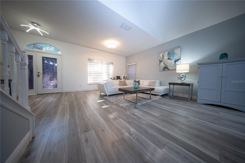 En Venta: $585,000 (6 camas, 5 baños, 2904 Pies cuadrados)