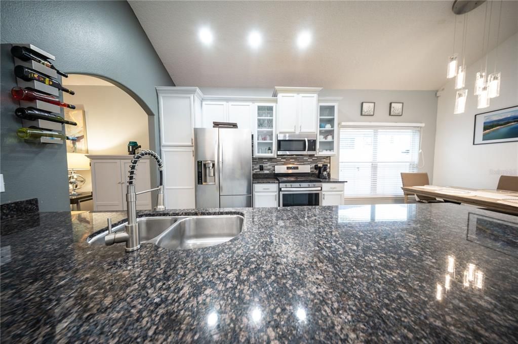 En Venta: $585,000 (6 camas, 5 baños, 2904 Pies cuadrados)