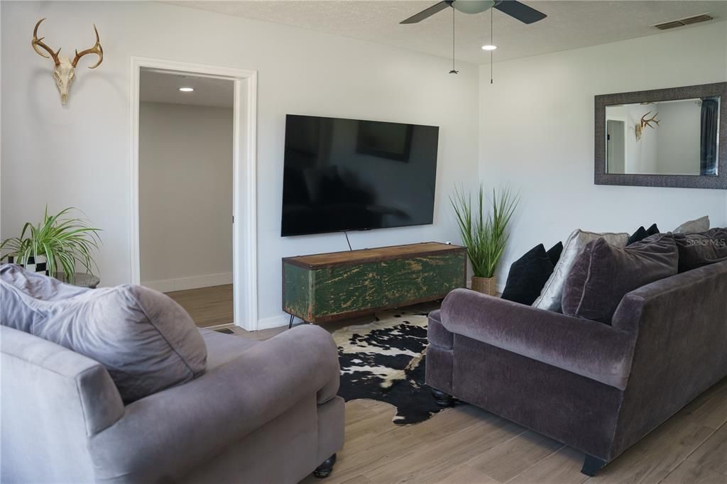 For Sale: $530,000 (3 beds, 2 baths, 1180 Square Feet)