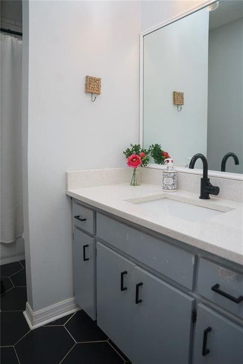 For Sale: $530,000 (3 beds, 2 baths, 1180 Square Feet)