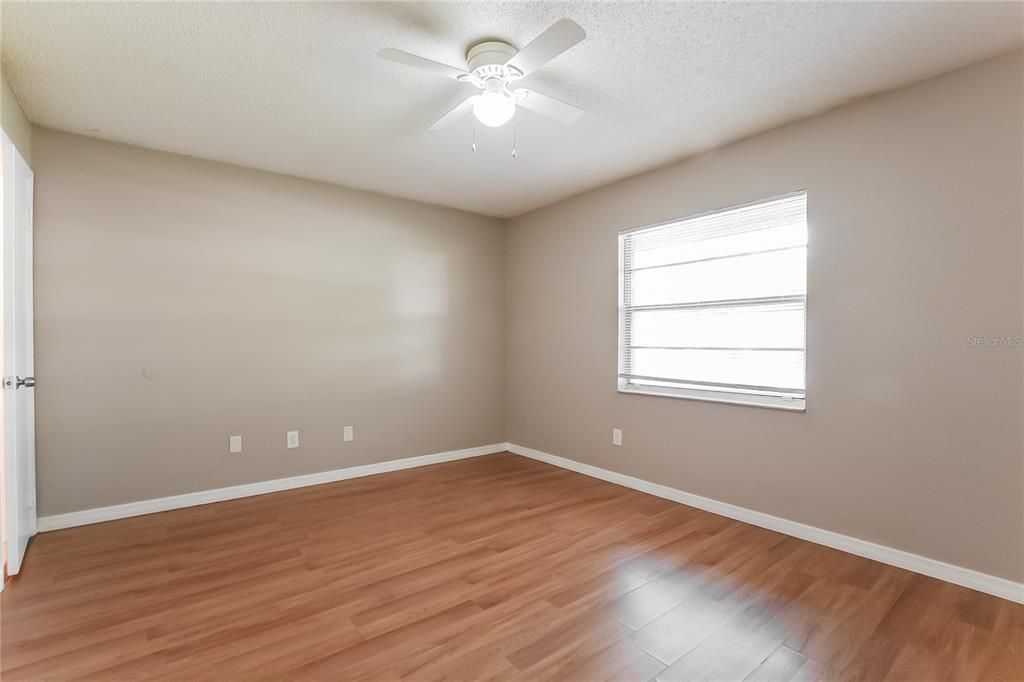 For Sale: $330,000 (3 beds, 2 baths, 1148 Square Feet)