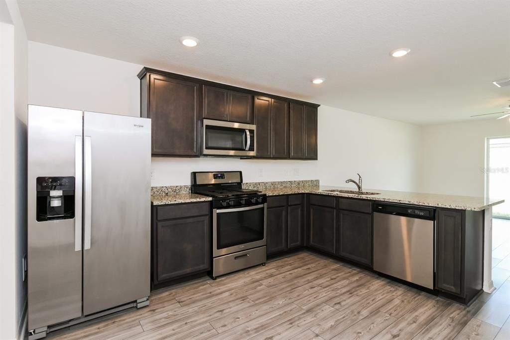 For Rent: $1,829 (3 beds, 2 baths, 1604 Square Feet)